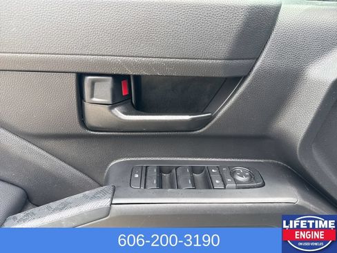 Used 2024 Toyota Tacoma SR AWD/4WD image 26