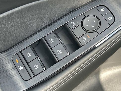 New 2026 Nissan Rogue SV AWD/4WD image 18