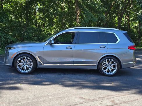 Used 2025 BMW X7 xDrive40i w/ Premium Package AWD/4WD image 3