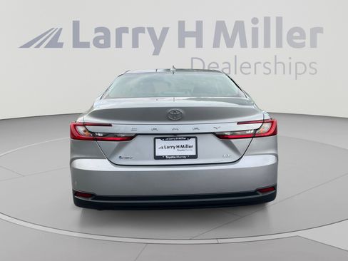 Used 2025 Toyota Camry LE FWD image 4