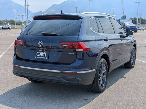 Used 2023 Volkswagen Tiguan SE AWD/4WD image 3