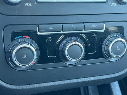 Used 2010 Volkswagen Jetta S image 15