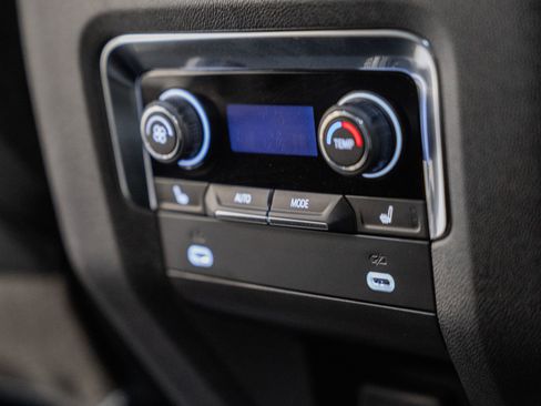 Used 2024 Chevrolet Tahoe Z71 image 39