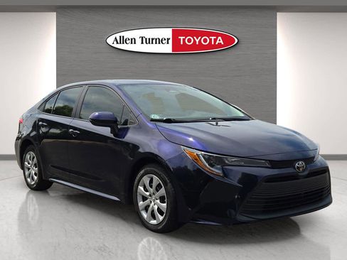 Used 2023 Toyota Corolla LE image 1