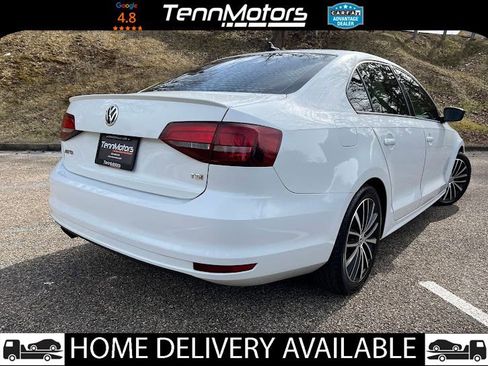 Used 2016 Volkswagen Jetta Sport image 4