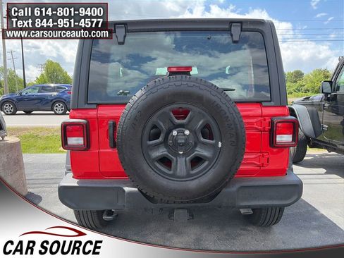 Used 2025 Jeep Wrangler Sport AWD/4WD image 4