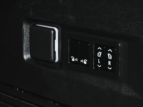 Used 2022 Chevrolet Tahoe LT w/ Luxury Package image 69