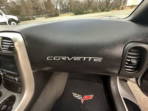 Used 2007 Chevrolet Corvette Convertible w/ Preferred Equipment Group image 38