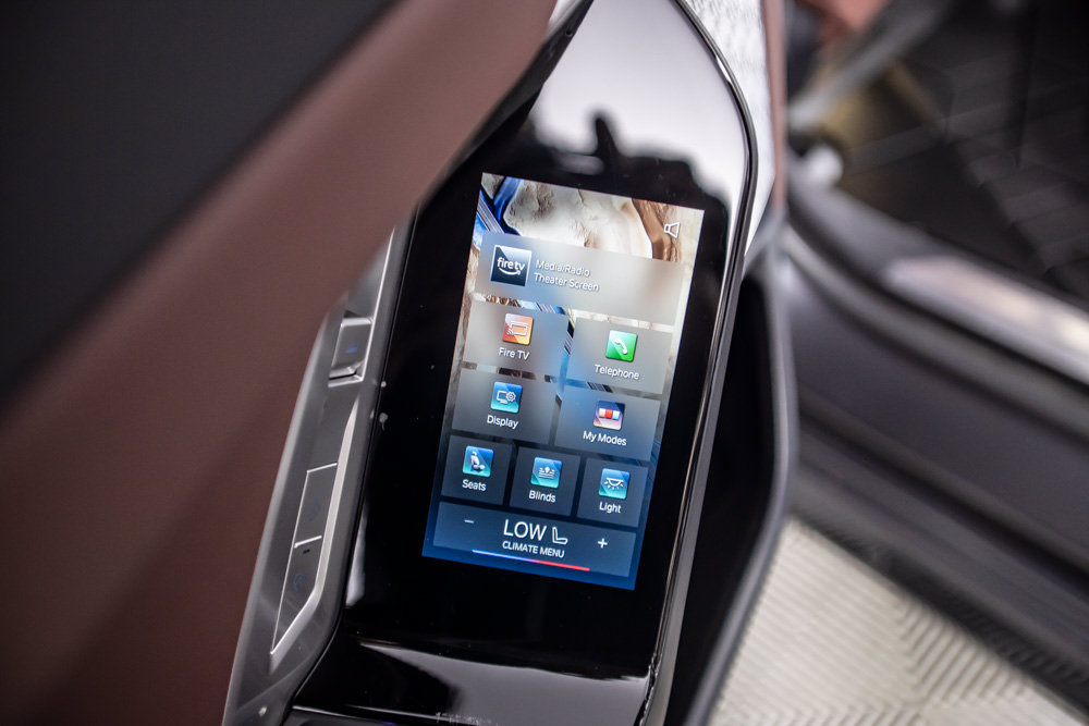 Used 2023 BMW i7 xDrive60 w/ Executive Package 2 AWD/4WD image 23
