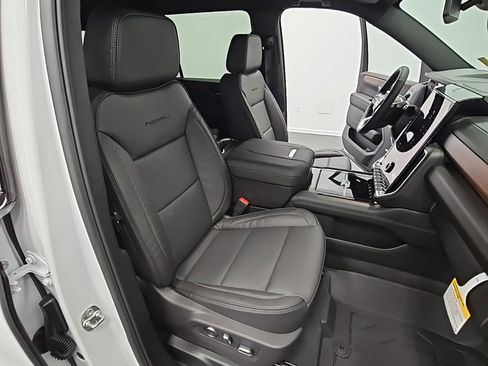 New 2026 GMC Yukon XL Denali image 44