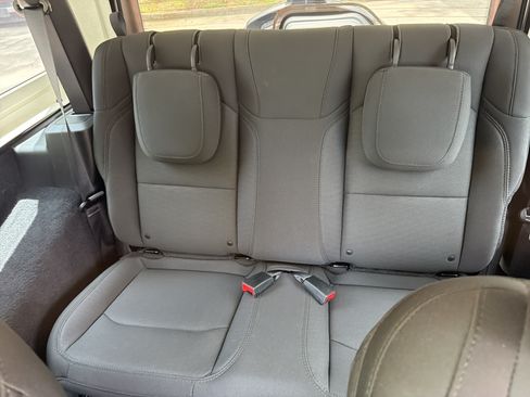 Used 2019 Jeep Wrangler Sport AWD/4WD image 17