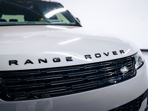 Used 2025 Land Rover Range Rover Sport Dynamic SE AWD/4WD image 12