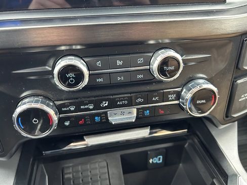 Used 2023 Ford F250 Lariat w/ Chrome Package image 41