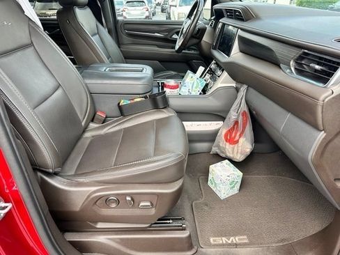 Used 2021 GMC Yukon Denali w/ Denali Premium Package RWD image 15