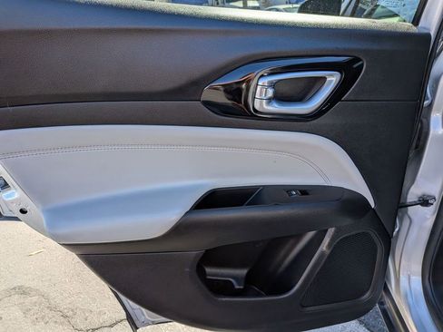 Used 2025 Jeep Compass Limited image 25