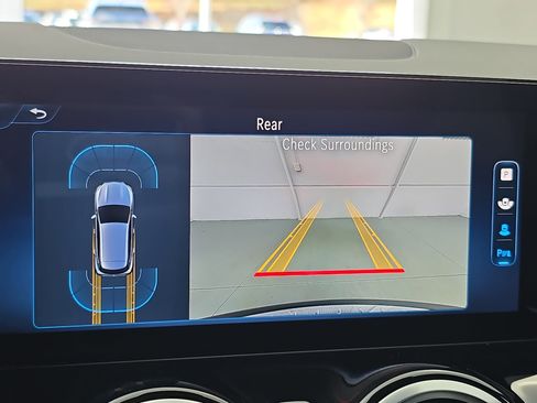 Used 2025 Mercedes-Benz GLA 250 image 23