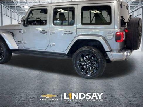 Used 2021 Jeep Wrangler Unlimited Sahara AWD/4WD image 7