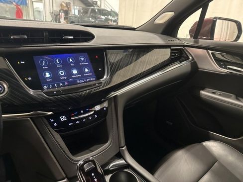Used 2023 Cadillac XT6 Premium Luxury image 23