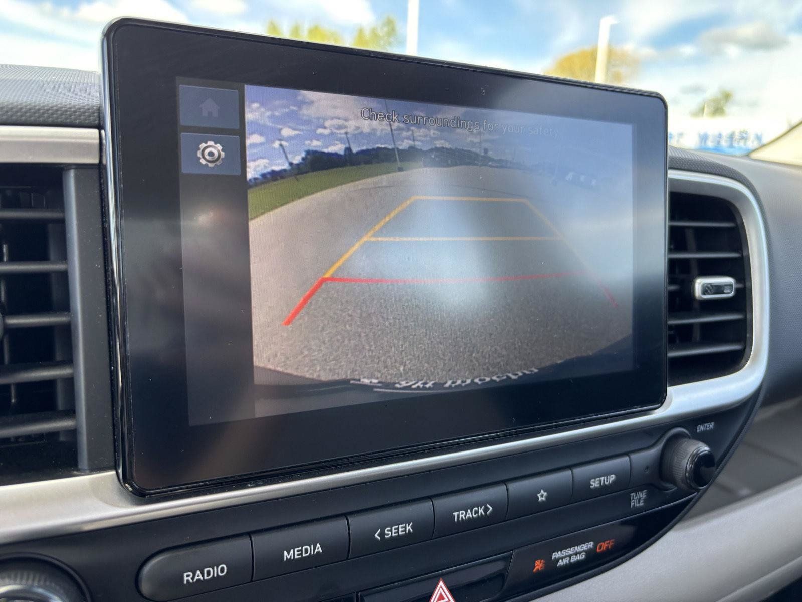 Used 2025 Hyundai Venue SEL FWD image 31