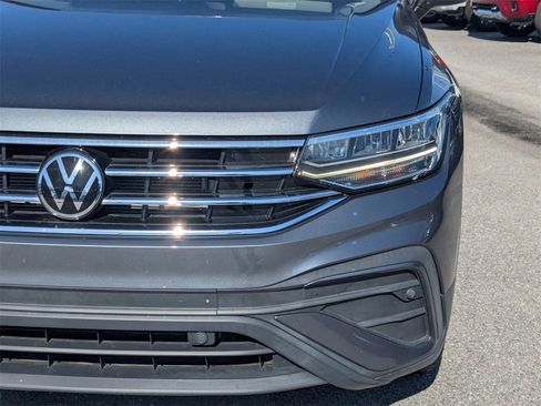 Used 2023 Volkswagen Tiguan SE image 9