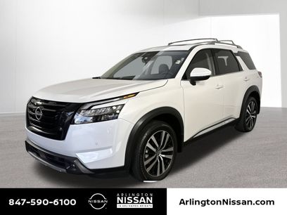 Used 2025 Nissan Pathfinder Platinum w/ Black Appearance Package
