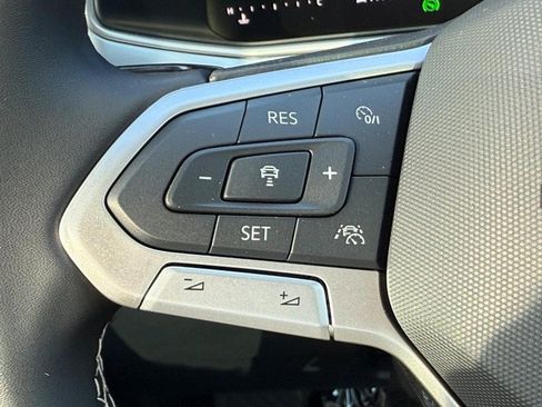 New 2025 Volkswagen Taos SE image 10