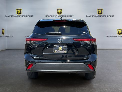 Used 2023 Toyota Highlander XLE FWD image 6