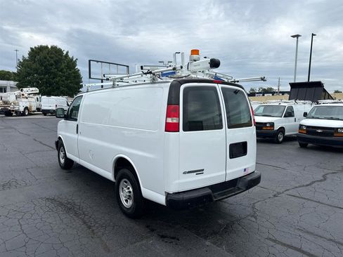 Used 2015 Chevrolet Express 2500 RWD image 6