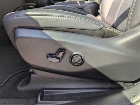 New 2025 Chrysler Pacifica Select image 13