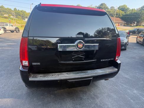 Used 2011 Cadillac Escalade AWD image 34