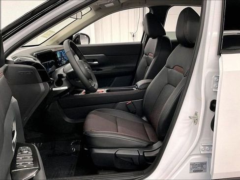 New 2026 Nissan Kicks SR w/ Cold Weather Package FWD image 10
