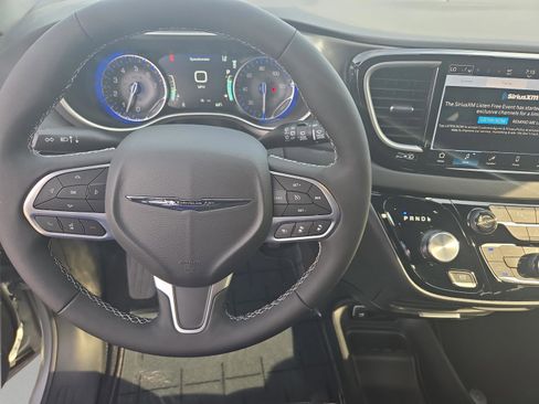 New 2026 Chrysler Voyager LX FWD image 11