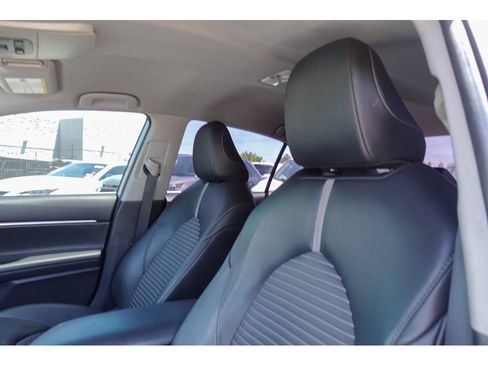 Used 2024 Toyota Camry SE FWD image 11