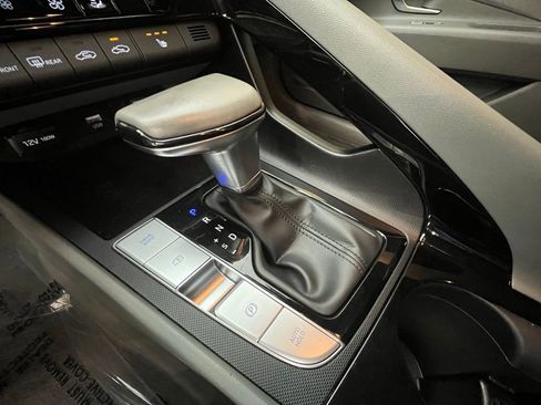 Used 2022 Hyundai Elantra SEL w/ Convenience + Premium Package image 21