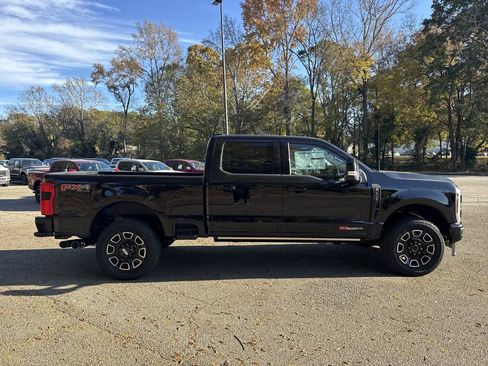 New 2025 Ford F350 Platinum w/ FX4 Off-Road Package AWD/4WD image 8