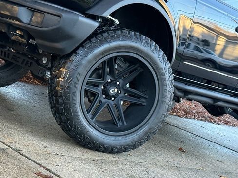 Used 2025 Ford Bronco 4-Door image 6