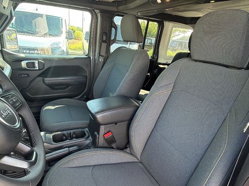Used 2025 Jeep Wrangler Unlimited Sport S 4xe AWD/4WD image 17