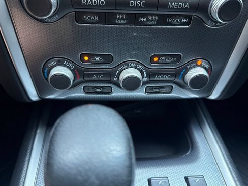 Used 2018 Nissan Pathfinder SL w/ Midnight Edition Package AWD/4WD image 28