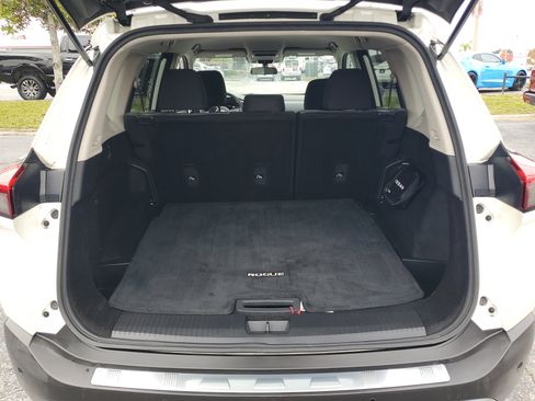 Certified 2021 Nissan Rogue SV image 6