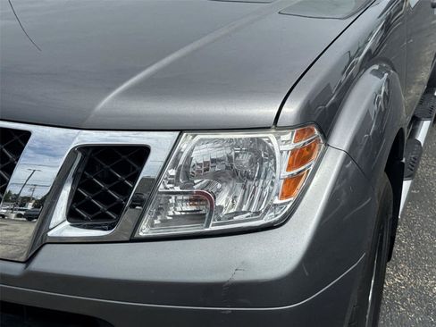Used 2020 Nissan Frontier SV w/ SV Utility Package AWD/4WD image 9