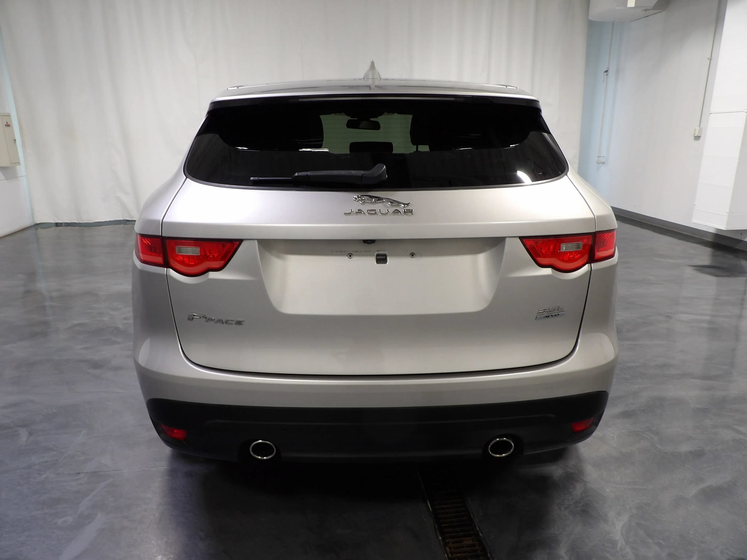 Used 2017 Jaguar F-PACE Premium AWD/4WD image 8