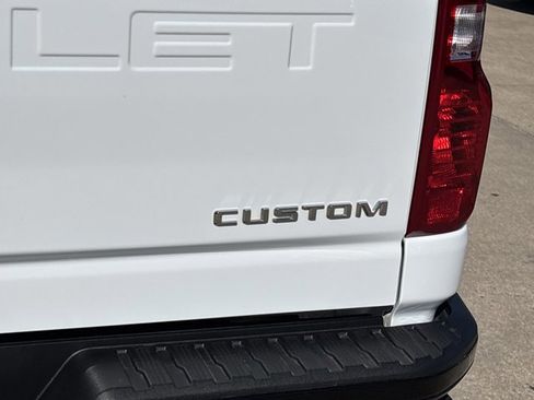 Used 2024 Chevrolet Silverado 2500 Custom w/ Custom Value Package AWD/4WD image 5