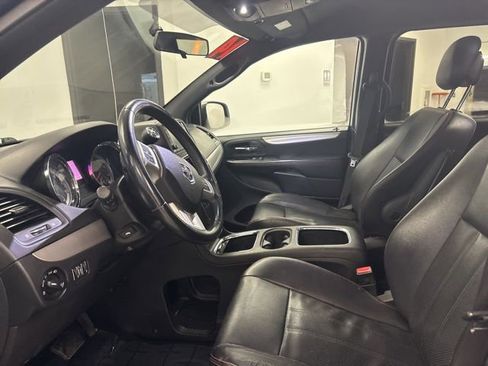 Used 2014 Dodge Grand Caravan R/T image 16