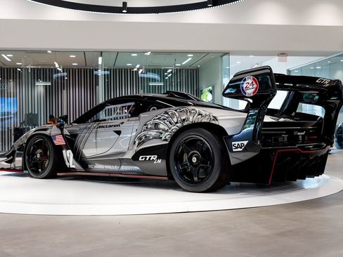 Used 2020 McLaren Senna RWD image 13