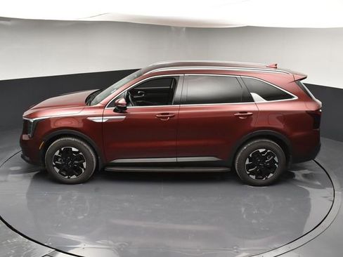 Certified 2025 Kia Sorento S image 40