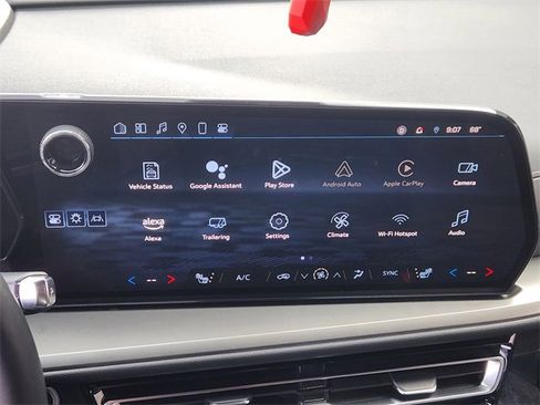 Certified 2025 Chevrolet Traverse LT image 12