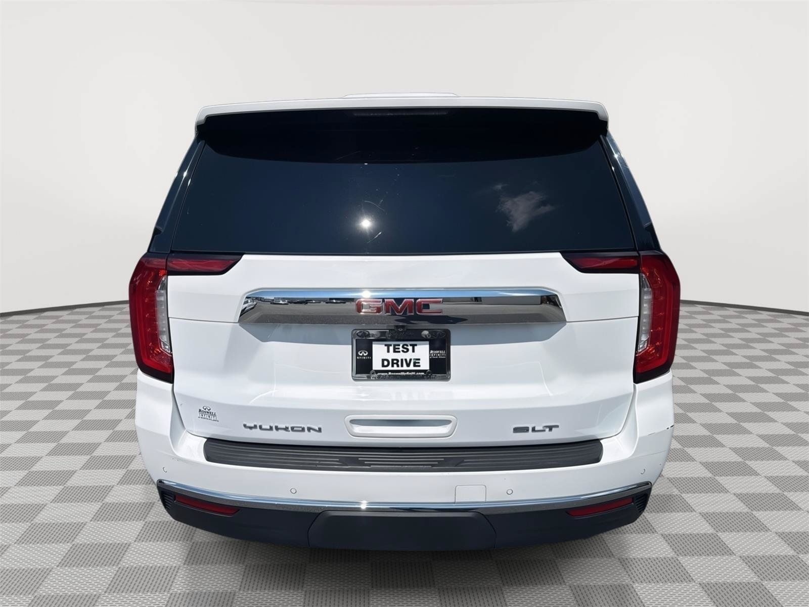 Used 2023 GMC Yukon XL SLT AWD/4WD image 7
