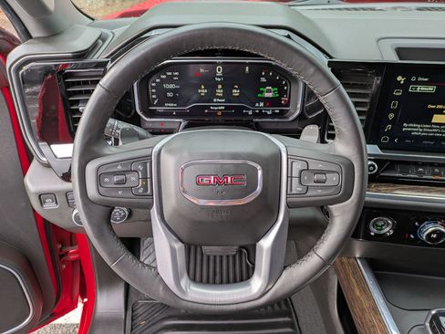 Used 2022 GMC Sierra 1500 Elevation image 9