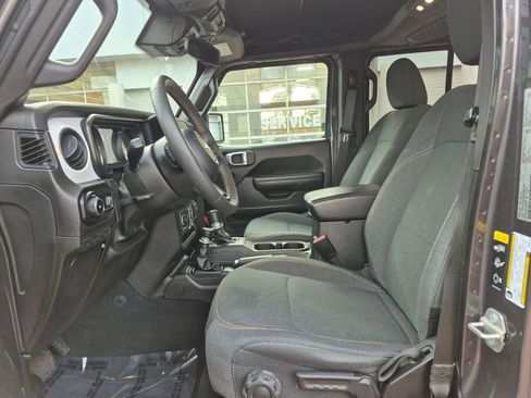 Used 2024 Jeep Wrangler Sport S image 2