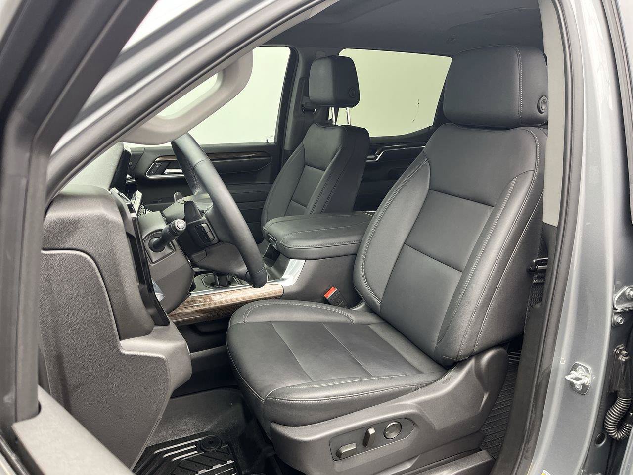 Certified 2026 Chevrolet Silverado 1500 LT Trail Boss w/ Safety Package AWD/4WD image 10